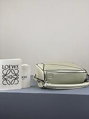 Loewe Puzzle Bag In Calfskin Pastel Green – 18x12.5x8 cm - 4