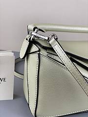 Loewe Puzzle Bag In Calfskin Pastel Green – 18x12.5x8 cm - 6