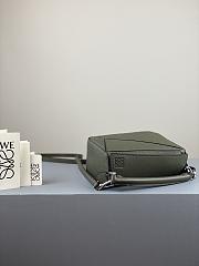 Loewe Puzzle Bag In Calfskin Green – 18x12.5x8 cm - 5