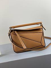 Loewe Puzzle Bag In Calfskin Light Caramel – 18x12.5x8 cm - 5