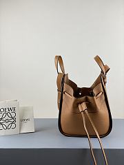 Loewe Hammock Mini Tote Bag In Calfskin Tan – 19.5x17x11 cm - 5