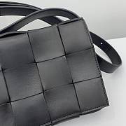 Bottega Veneta Cassette Woven Handbag Black – 23x15x6 cm - 6