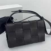 Bottega Veneta Cassette Woven Handbag Black – 23x15x6 cm - 5