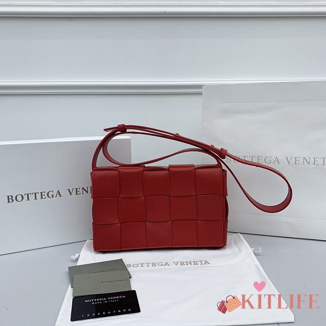 Bottega Veneta Cassette Woven Handbag Red – 23x15x6 cm - 1