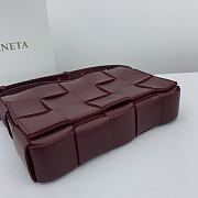 Bottega Veneta Cassette Woven Handbag Burgundy – 23x15x6 cm - 6