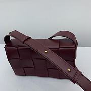 Bottega Veneta Cassette Woven Handbag Burgundy – 23x15x6 cm - 2