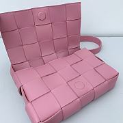 Bottega Veneta Cassette Woven Handbag Pink – 23x15x6 cm - 3