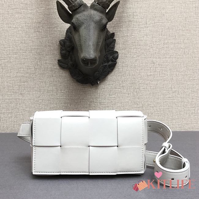 Bottega Veneta Belt Cassette Lambskin White – 44049 - 17.5x9.5x5 cm - 1