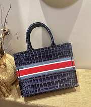 Dior Book Tote Blue Crocodile-Effect Embroidered Velvet – M1286 – 36 cm - 4