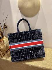 Dior Book Tote Blue Crocodile-Effect Embroidered Velvet – M1286 – 41 cm - 5