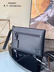 Louis Vuitton Aerogram Calfskin Clutch Black - M69837 - 30 x 22 x 5 cm - 1