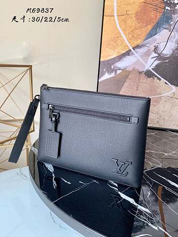 Louis Vuitton Aerogram Calfskin Clutch Black - M69837 - 30 x 22 x 5 cm