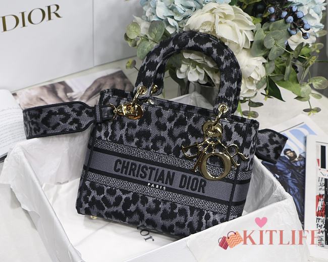 Lady Dior Embroidery Leopard Print Blue - M8002 - 24x20x11 cm - 1