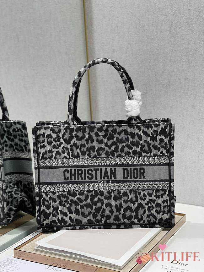 Dior Small Book Tote Gray Leopard Print - 1287 – 36×28 cm - 1