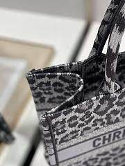 Dior Small Book Tote Gray Leopard Print - 1287 – 36×28 cm - 4