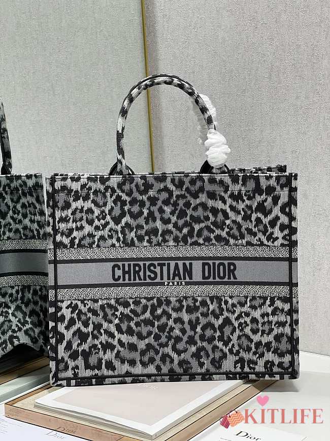 Dior Book Tote Gray Leopard Print - 1287 – 41x32 cm - 1