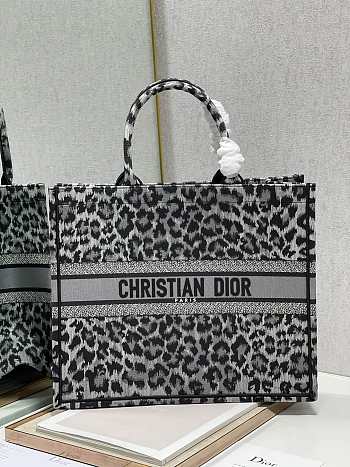 Dior Book Tote Gray Leopard Print - 1287 – 41x32 cm