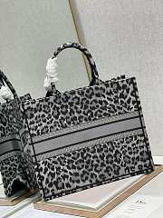 Dior Book Tote Gray Leopard Print - 1287 – 41x32 cm - 6