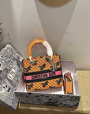 Dior Lady D-Lite Embroidery Orange - M0565O - 24 x 20 x 11 cm - 1
