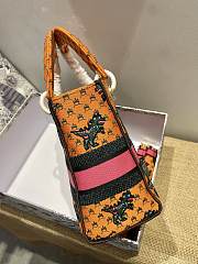 Dior Lady D-Lite Embroidery Orange - M0565O - 24 x 20 x 11 cm - 5