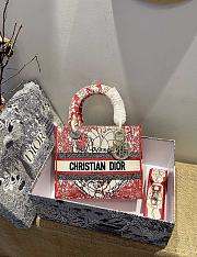 Dior Lady D-Lite Red and White D-Royaume d'Amour Embroidery - M0565O - 24 x 20 x 11 cm - 1