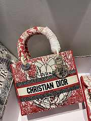 Dior Lady D-Lite Red and White D-Royaume d'Amour Embroidery - M0565O - 24 x 20 x 11 cm - 5
