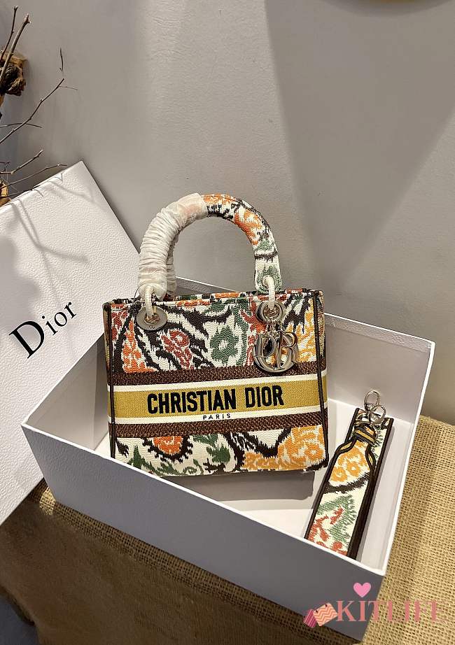 Dior Lady D-Lite Multicolor Flower Embroidery - M0565O - 24 x 20 x 11 cm - 1