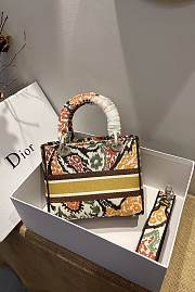 Dior Lady D-Lite Multicolor Flower Embroidery - M0565O - 24 x 20 x 11 cm - 5