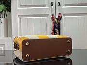 Louis Vuitton Capucines Embroidered Orange Brown Gold Buckle - M48865 - 27.0x 18.0 x 9.0 cm - 2