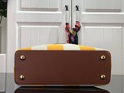 Louis Vuitton Capucines Embroidered Orange Brown Gold Buckle - M48865 - 31.5 x 20.0 x 11.0 cm - 2