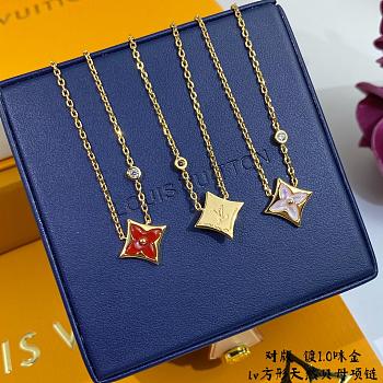 Louis Vuitton Color Blossom BB Star Pendant,Gold, Mother-Of-Pearl And Diamond - Q93612