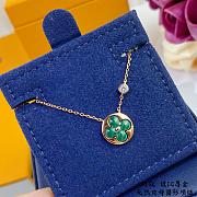 Louis Vuitton Color Blossom Bb Sun Pendant, Gold, Malachite And Diamond - Q93619 - 2