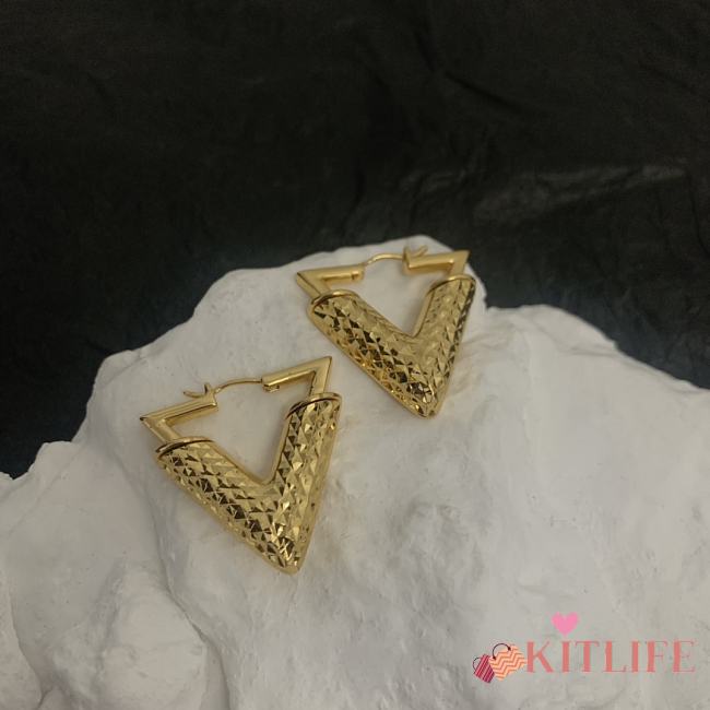 Louis Vuitton V-shaped Drop Earrings Face-Lift  - 1