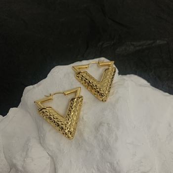 Louis Vuitton V-shaped Drop Earrings Face-Lift 