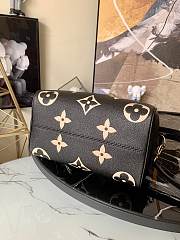 Louis Vuitton Speedy Bandouliere 25 Bicolor Monogram Empreinte Leather Black / Beige - M58947 - 25.0 x 19.0 x 15.0 cm - 5