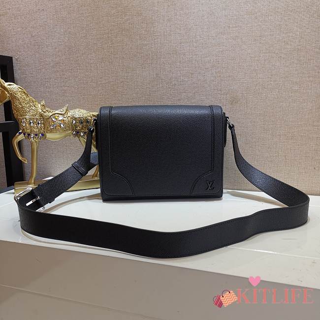 Louis Vuitton New Flap Messenger Black - M30807 - 28.3 x 18.3 x 4.3 cm - 1