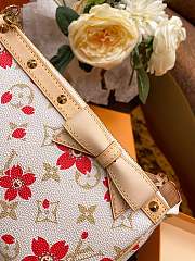 Louis Vuitton White Flower Murakami Cherry Blossom Limited Edition Clutch Bag - M67760 - 21x10.5x1.5cm - 5