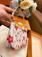 Louis Vuitton White Flower Murakami Cherry Blossom Limited Edition Clutch Bag - M67760 - 21x10.5x1.5cm - 2