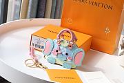 Louis Vuitton Mini Elephant Shell Bag Hanging Key Holder - 1