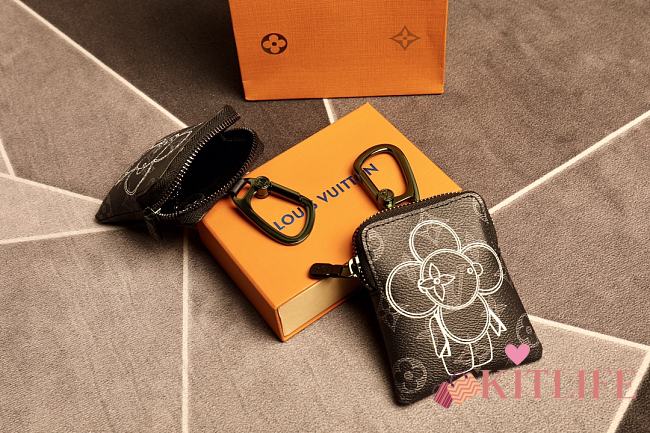 Louis Vuitton Sunflower Calfskin Lining-Shiny Golden Metal Bag Charm And Key Holder - M62903 - 1