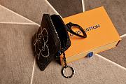 Louis Vuitton Sunflower Calfskin Lining-Shiny Golden Metal Bag Charm And Key Holder - M62903 - 5