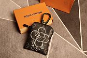 Louis Vuitton Sunflower Calfskin Lining-Shiny Golden Metal Bag Charm And Key Holder - M62903 - 4