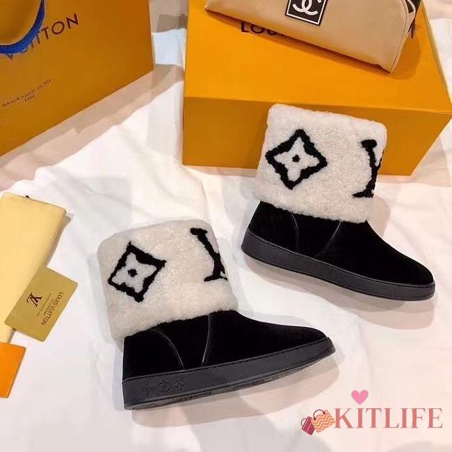 Louis Vuitton Snow Boots White Suede and Giant Monogram Shearling - 1