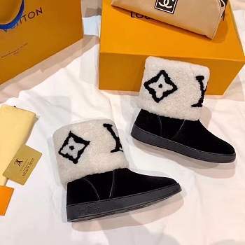 Louis Vuitton Snow Boots White Suede and Giant Monogram Shearling