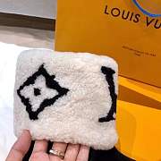 Louis Vuitton Snow Boots White Suede and Giant Monogram Shearling - 5
