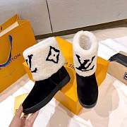 Louis Vuitton Snow Boots White Suede and Giant Monogram Shearling - 4