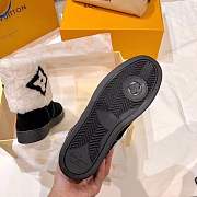 Louis Vuitton Snow Boots White Suede and Giant Monogram Shearling - 2