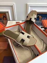 Hermes Oran Sandal Beige - 4