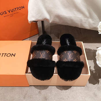 Louis Vuitton Lock It Flat Mules Slipper - 1A8770 - Black