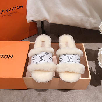 Louis Vuitton Lock It Flat Mules Slipper White - 1A8770 